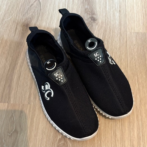 Simon Chang Woman’s 6 Black Slip-On Sneakers Shoes with White Soles - Picture 1 of 8